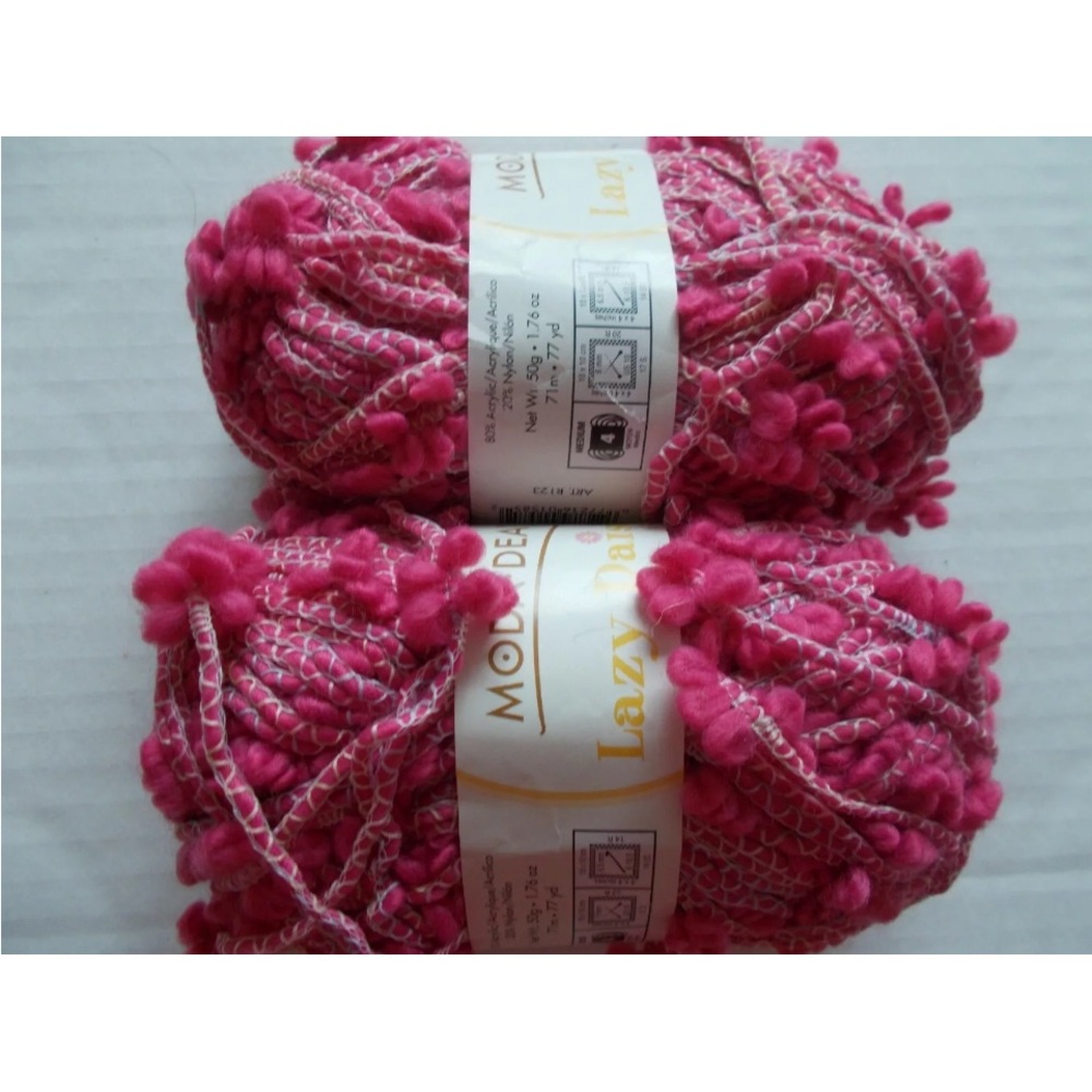 New Moda Dea Lazy Daisy fashion yarn, Bubblegum, lot of 2 (77 yds each)